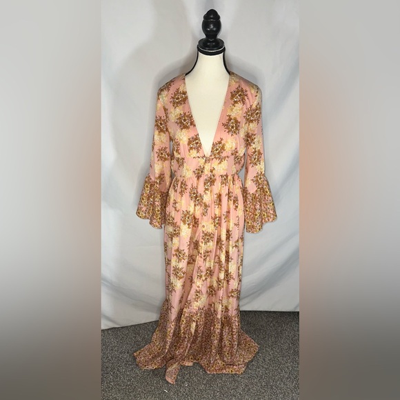Vero Moda Dresses & Skirts - Vera Moda Floral Eavis Maxi Dress In Rose Tan Size M  Romantic Wedding